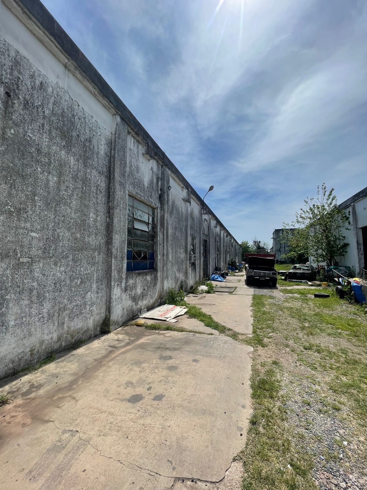 gran nave de 7000 m2 cubiertos en el centro de Luján ex ruta 7 - Image 8