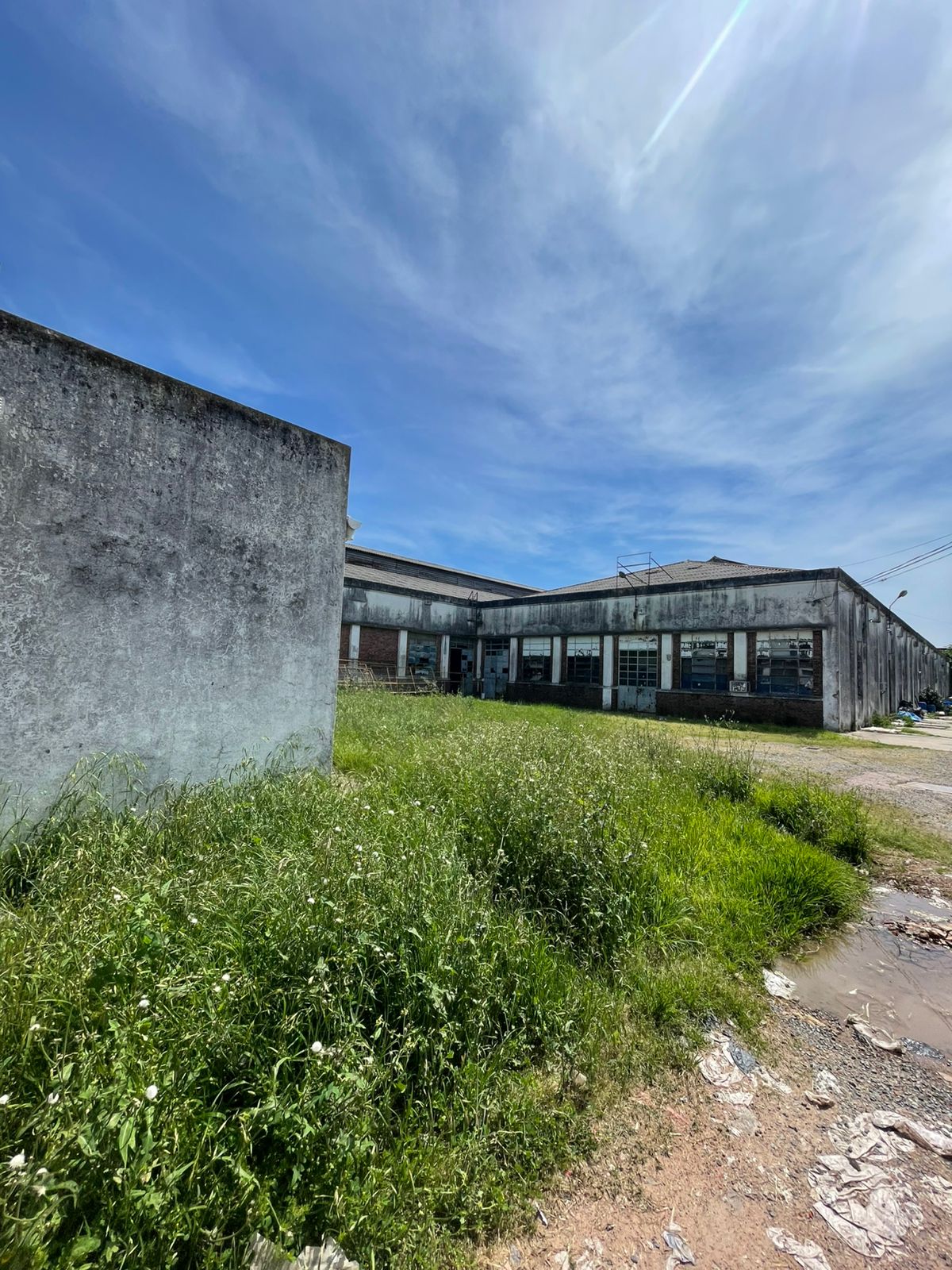 gran nave de 7000 m2 cubiertos en el centro de Luján ex ruta 7 - Image 10